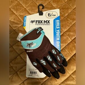 NWT Youth Girls Fox Motocross Gloves